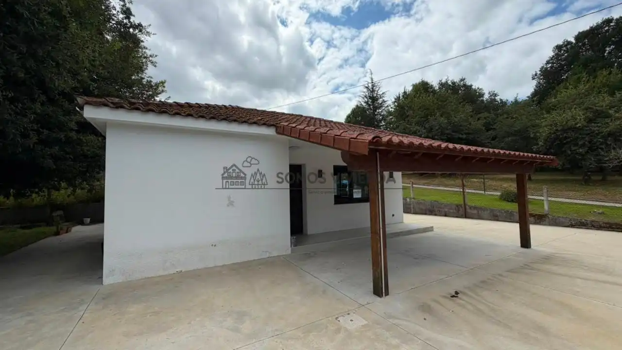 Vista exterior de Casa o xalet en venda en Ourense Capital  amb Calefacció, Jardí privat i Terrassa