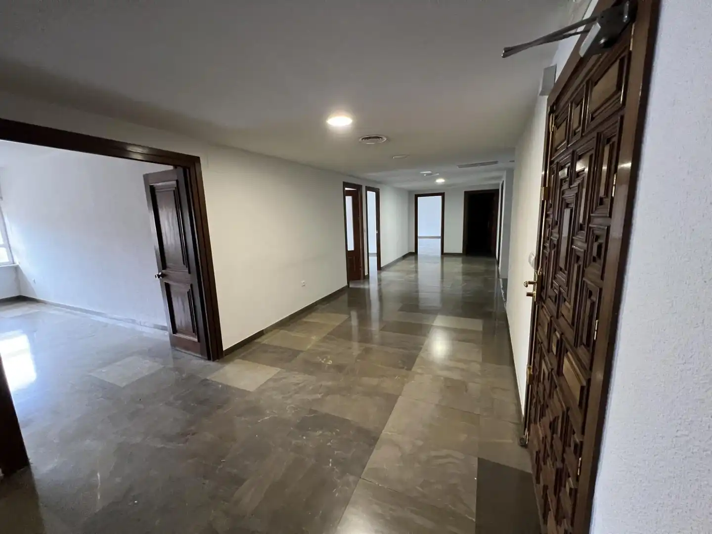 Wohnung zum Verkauf in Córdoba mit Klimaanlage und Terrasse