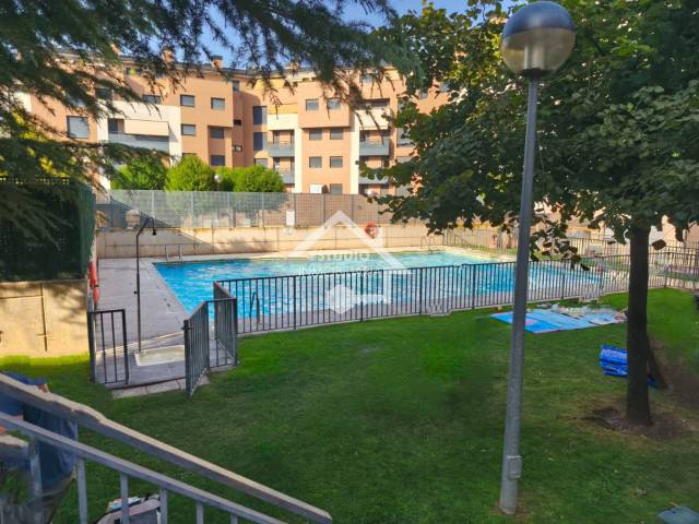 Piso en Venta en Río Segura en Lardero