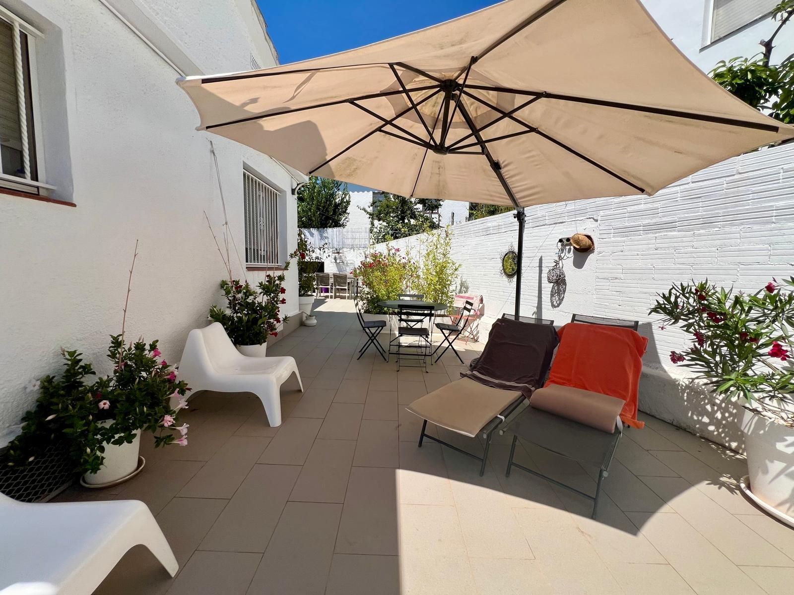 Terrace of House or chalet for sale in Roses  with Air Conditioner, Heating and Private garden