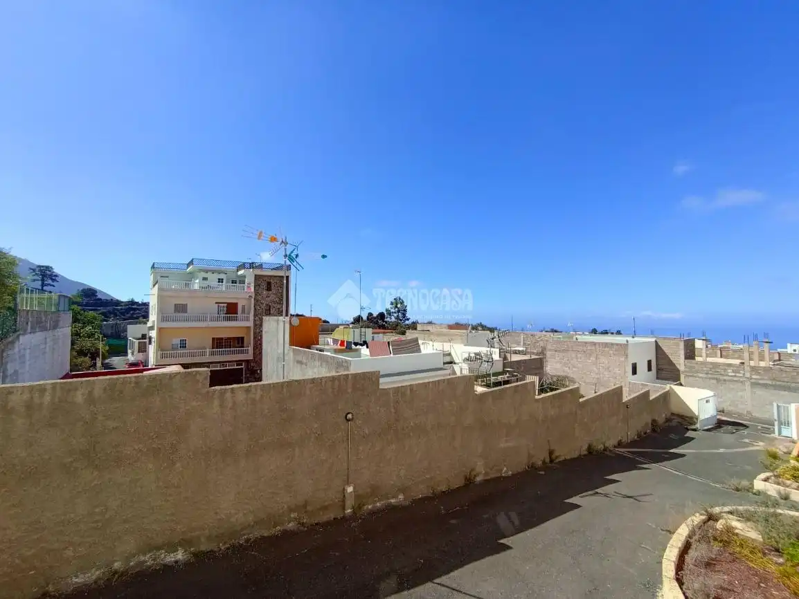 Vista exterior de Pis en venda en Guía de Isora