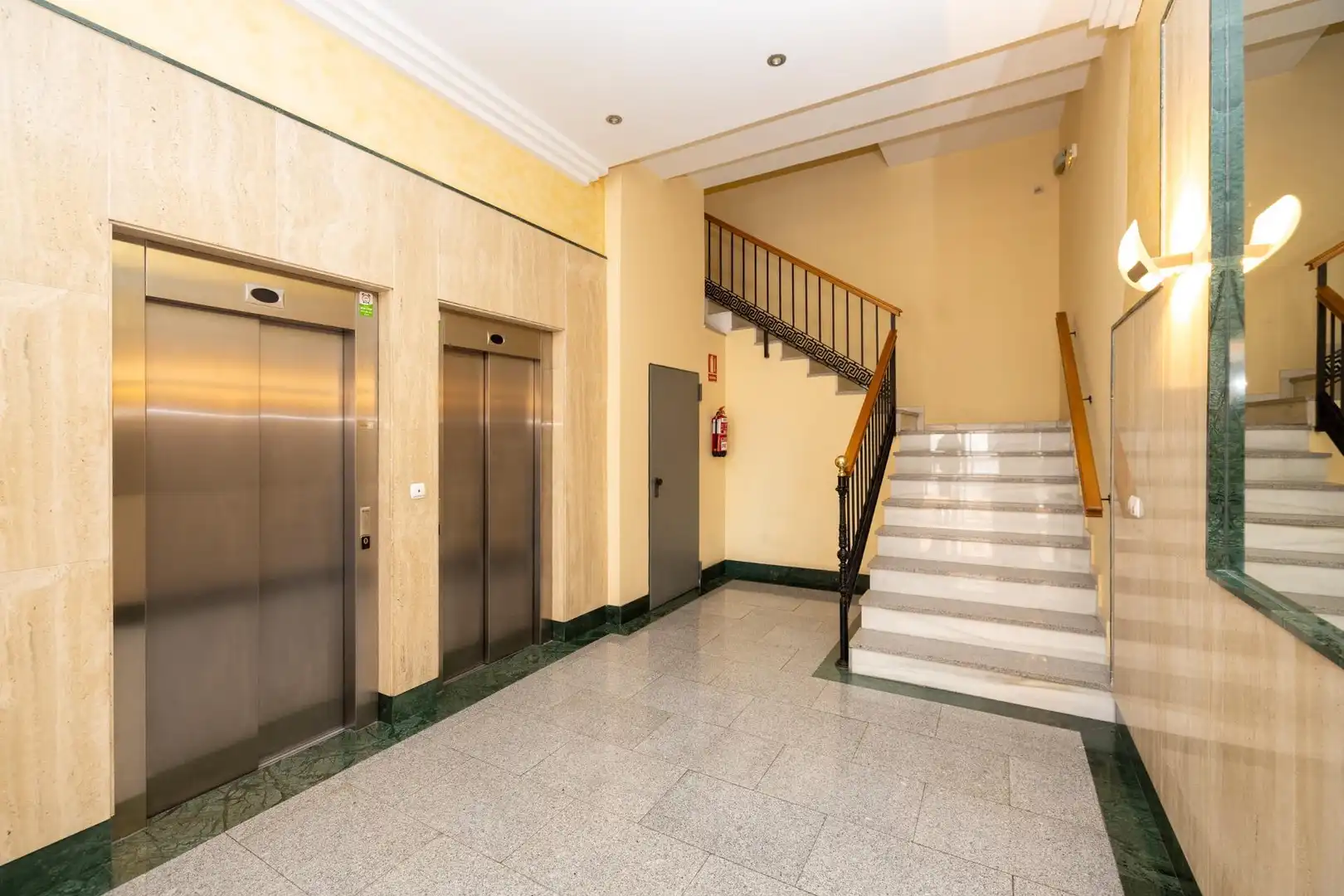 Piso con terraza en venta en Plaza de la Ciudad de Los Carmenes, imagen 6