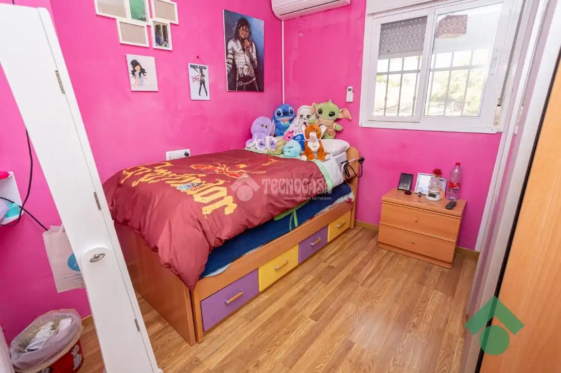 Semi-detached house for sale in C. America-Res. Los Carmenes, imagen 13