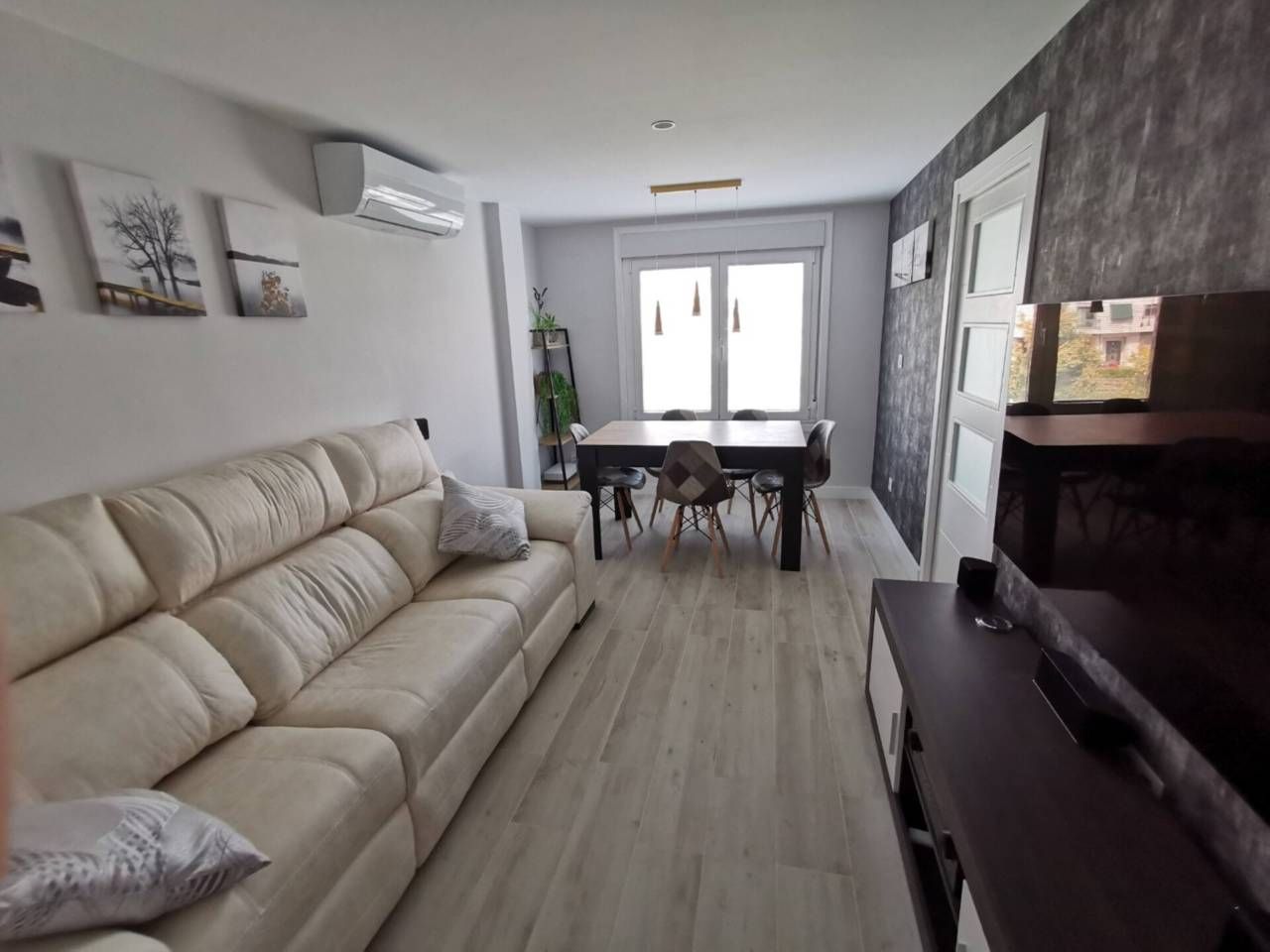 Living room of Apartment for sale in Ourense Capital   with Air Conditioner, Terrace and Furnished