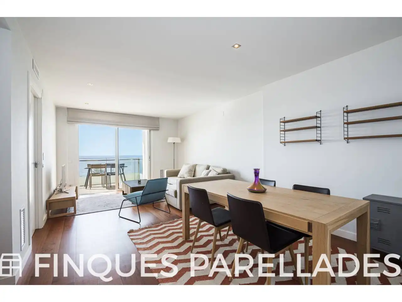 Living room of Flat for sale in Sitges  with Air Conditioner, Heating and Parquet flooring