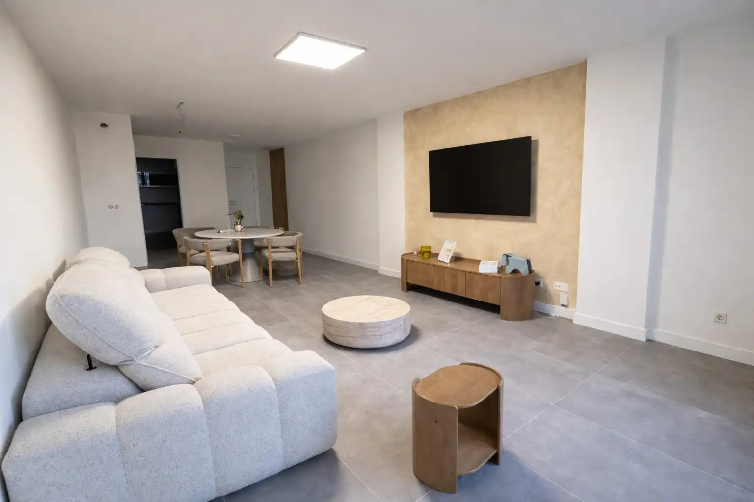Sala d'estar de Pis de lloguer en Marbella amb Aire condicionat, Calefacció i Terrassa