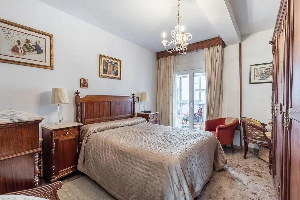 Bedroom of Flat for sale in Granada  with Air Conditioner, Heating and Balcony