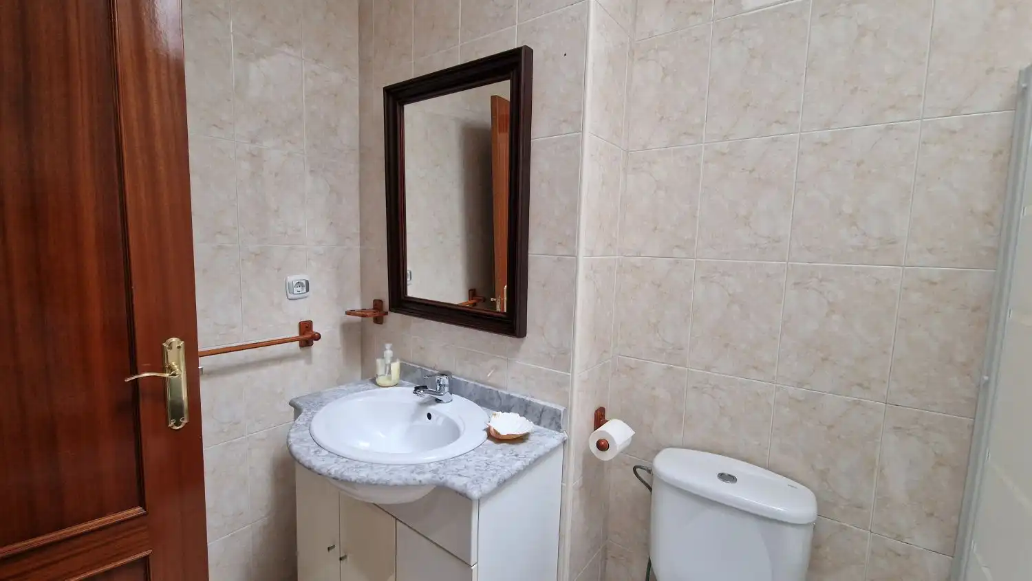 Bathroom of Flat for rent in Torrelavega   with Heating, Terrace and Furnished