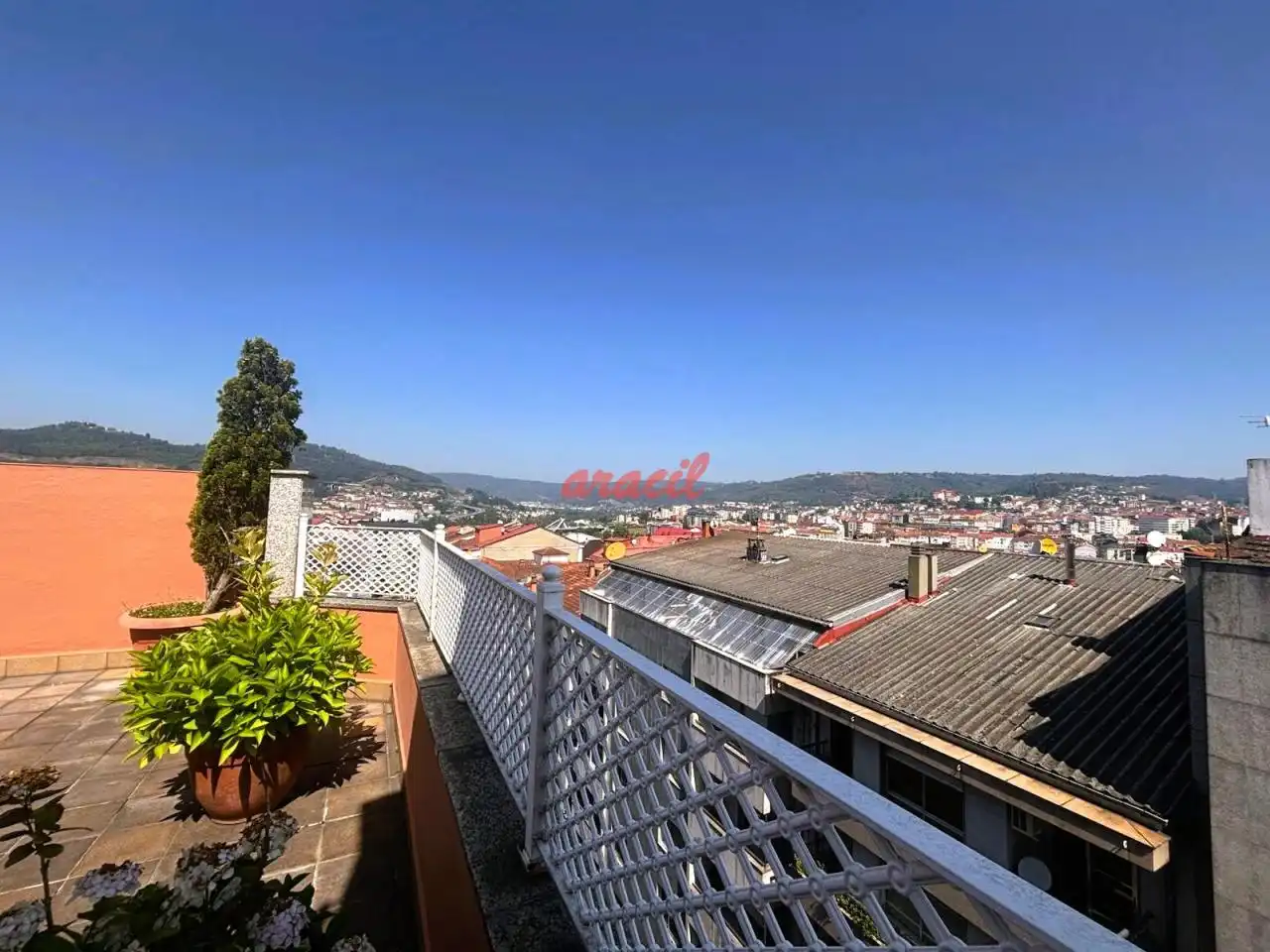 Vista exterior de Piso en venta en Ourense Capital  con Calefacción, Terraza y Balcón