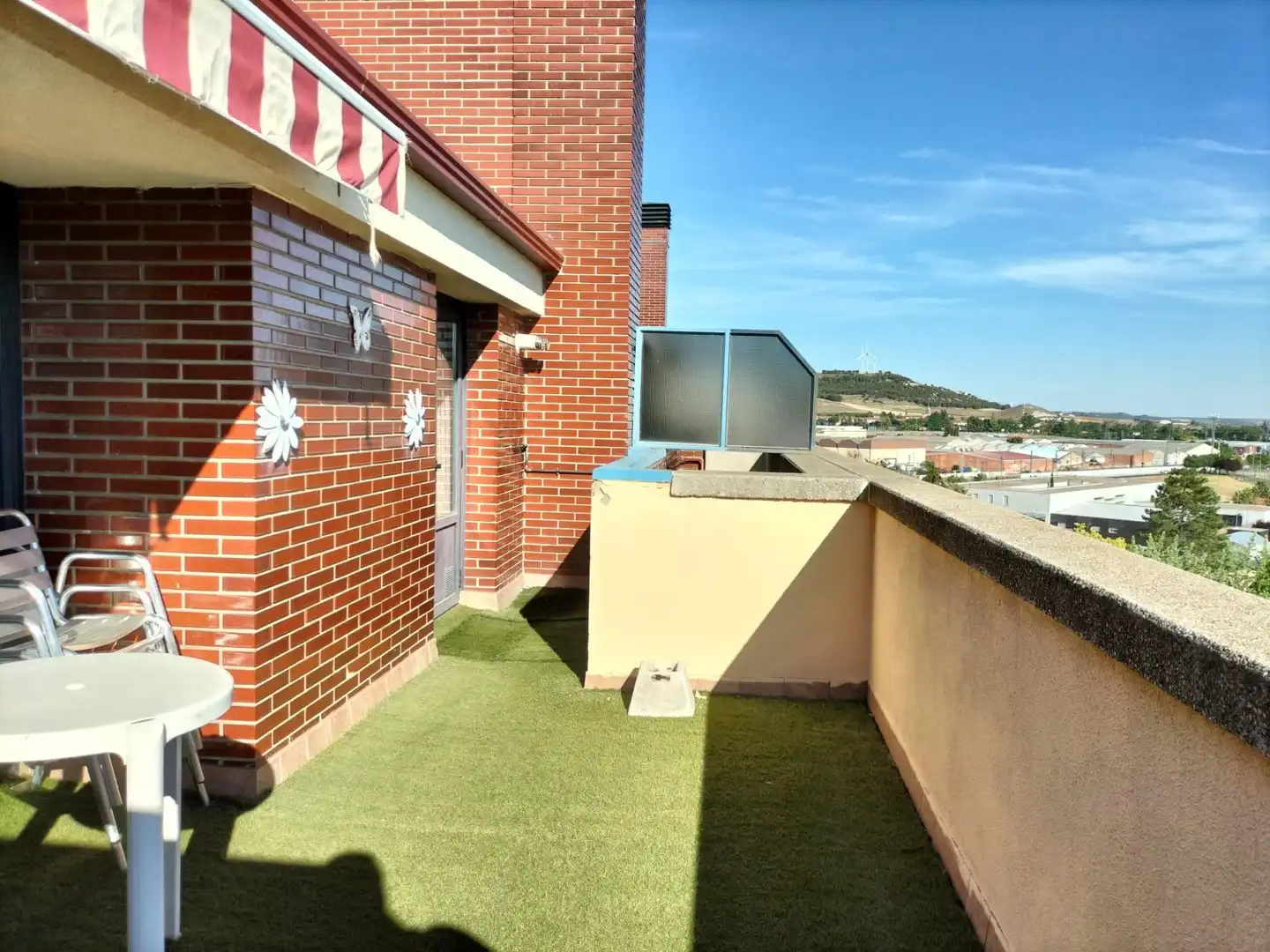 Terrasse von Dachboden zur Miete in Palencia mit Heizung, Parkett und Terrasse
