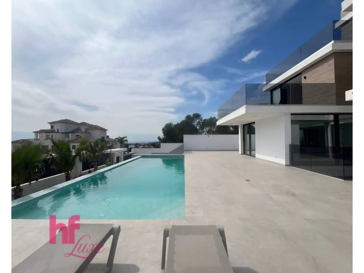 Detached house with pool for sale in Calle Londres, imagen 3