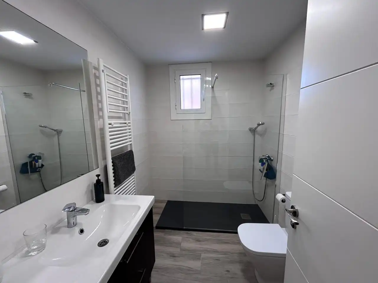 Bathroom of Ground floor for sale in Castelldefels  with Air Conditioner, Heating and Terrace