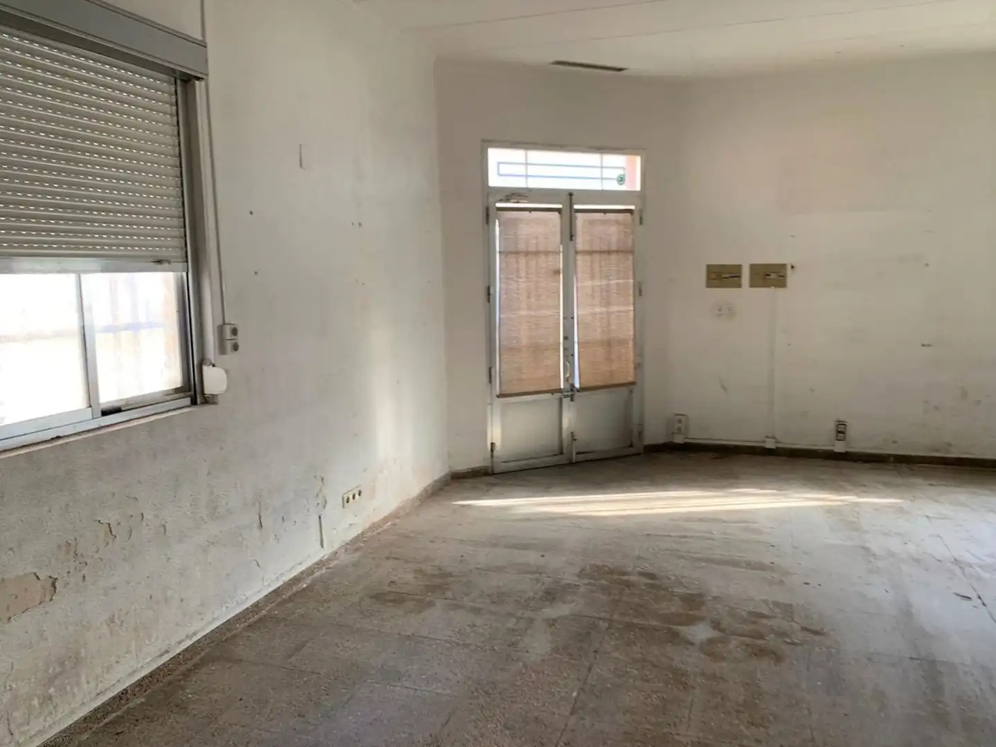Commercial properties for sale in Almadén