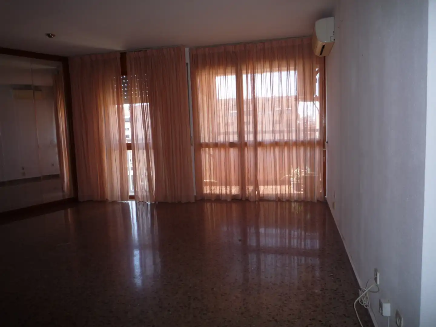 Wohnzimmer von Wohnungen zur Miete in Albacete mit Klimaanlage, Heizung und Terrasse