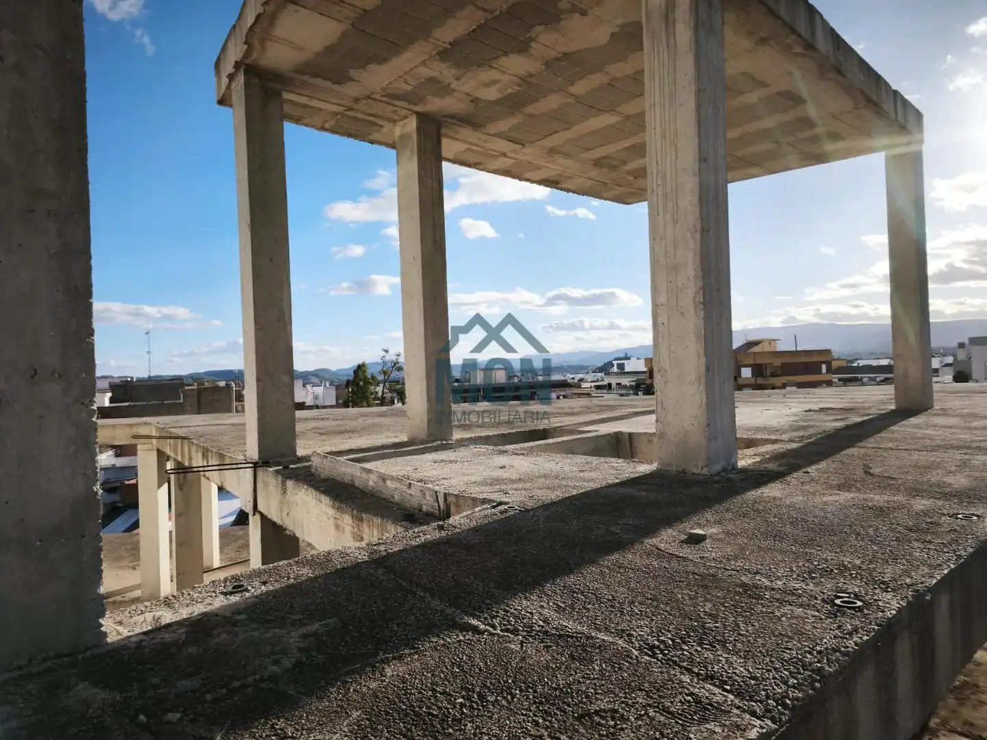 Aparcament de Edifici en venda en Montserrat