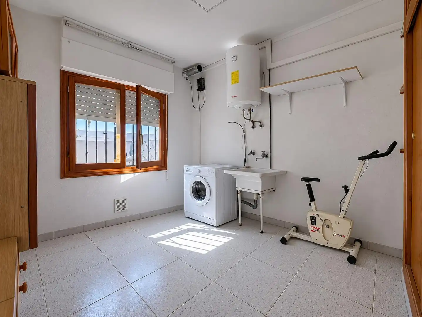 Casa adosada en venta en Cox con Aire acondicionado, Terraza y Balcón
