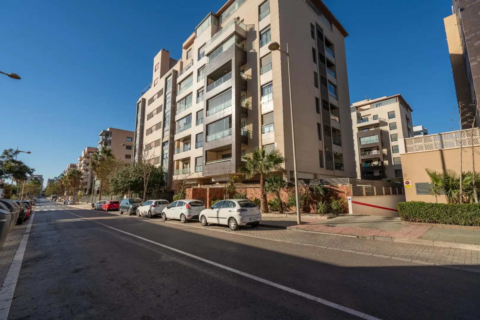 Vista exterior de Pis en venda en Almería amb Aire condicionat, Traster i Piscina comunitària