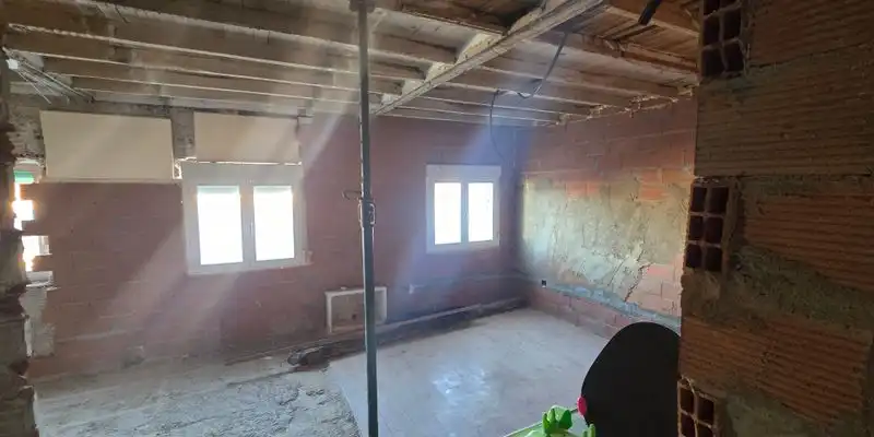 Einfamilien-Reihenhaus zum Verkauf in Guardo mit Terrasse