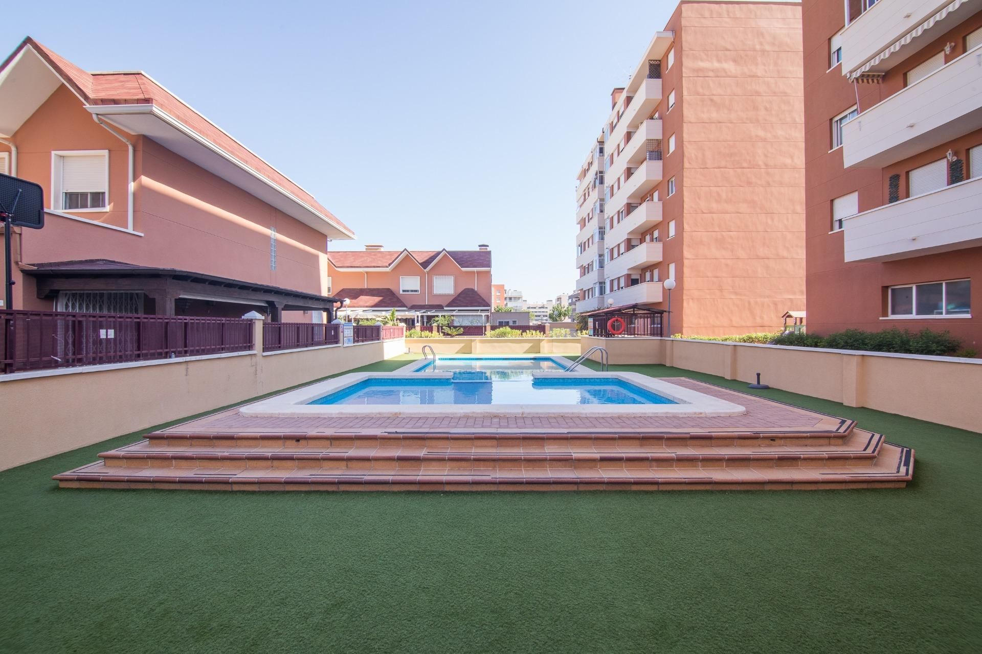 Piscina de Planta baixa en venda en Elche / Elx amb Calefacció i Piscina comunitària