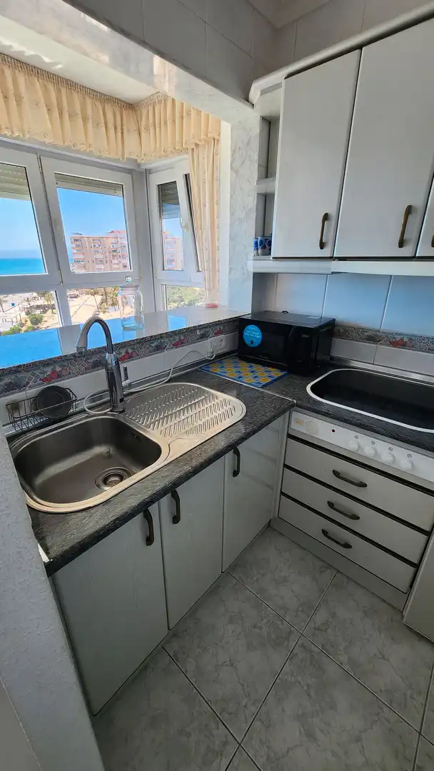 Apartamento de alquiler en Avenida el Faro, 75, Centro Internacional