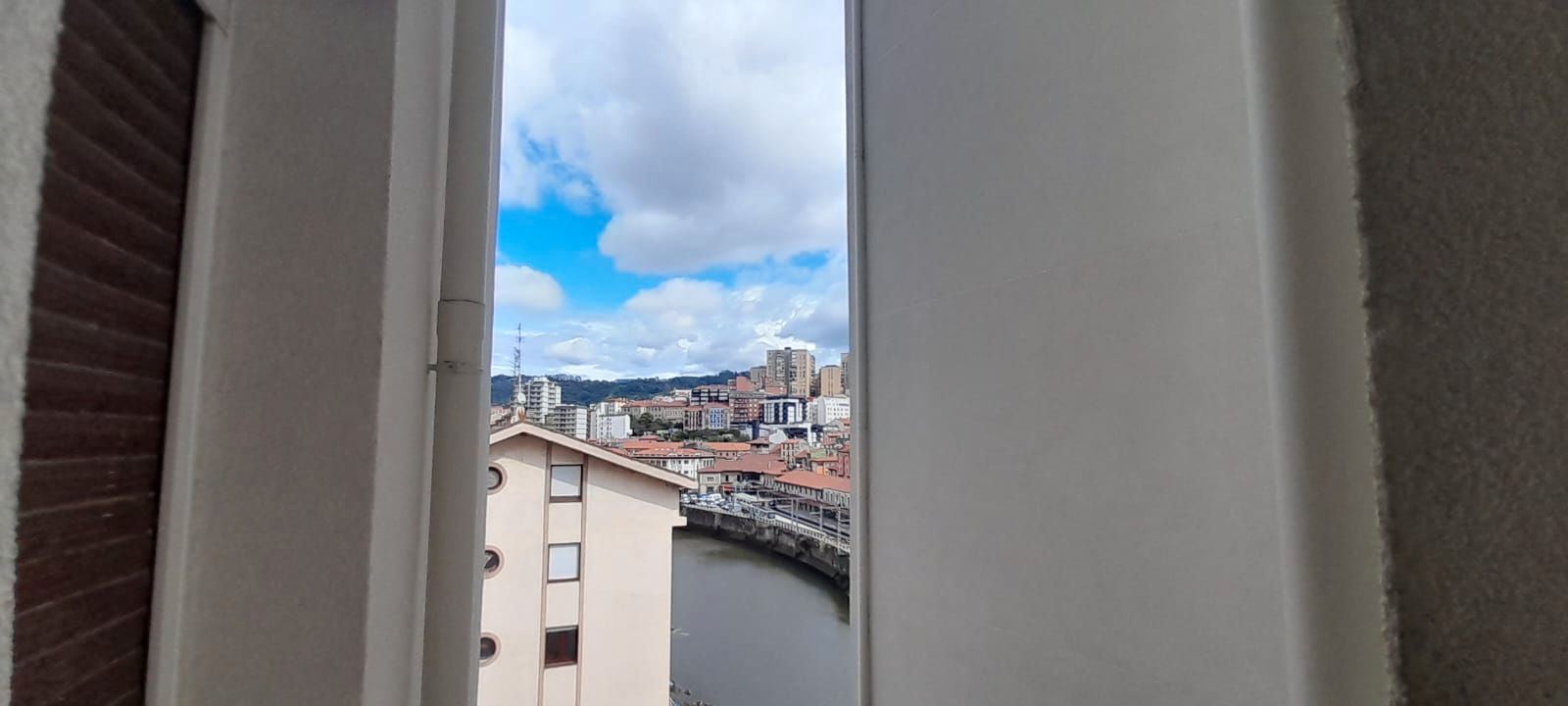 Terrassa de Pis en venda en Bilbao  amb Calefacció, Moblat i Forn