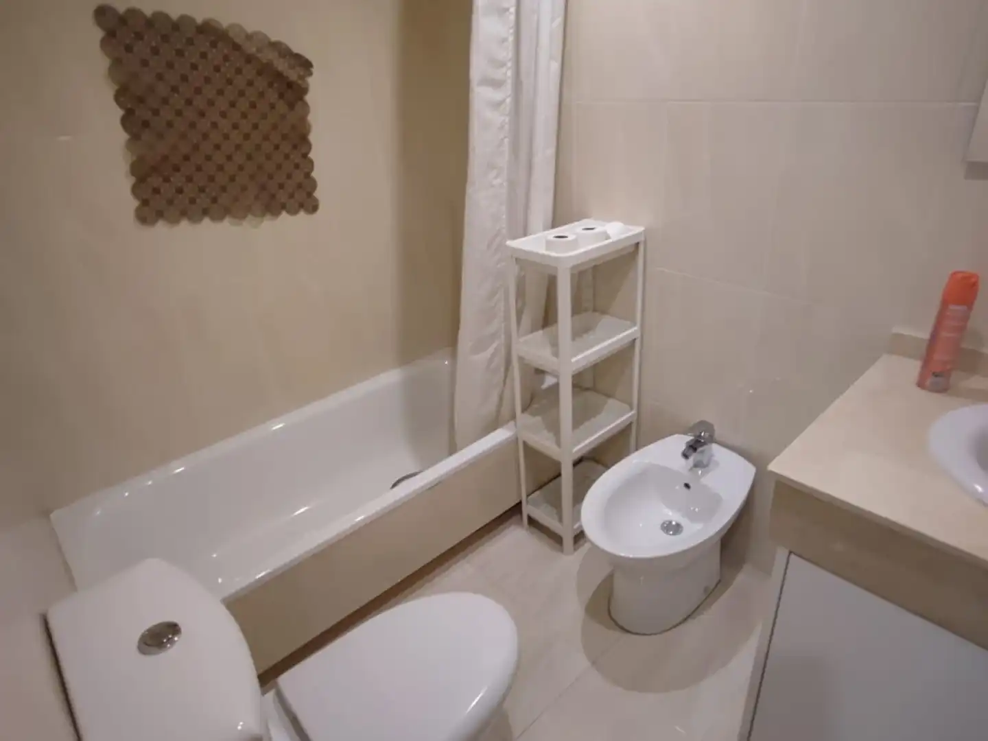 Baño de Apartamento de alquiler en Murcia con Aire acondicionado, Calefacción y Amueblado