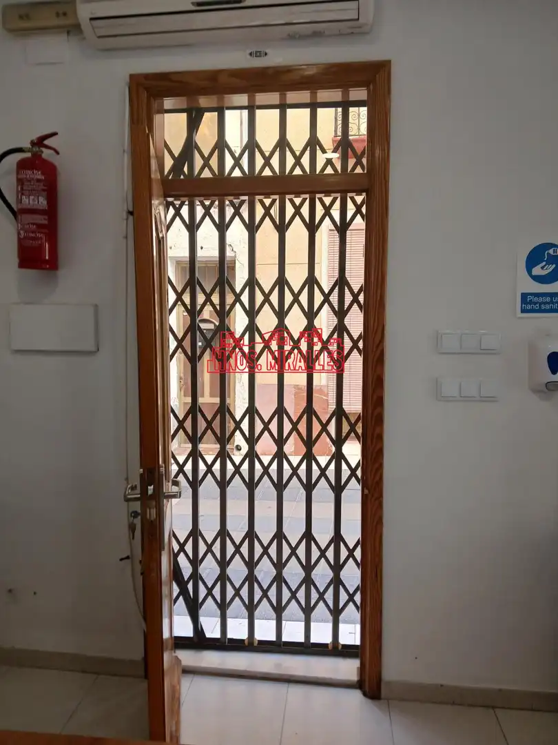 Geschaftsraum zur Miete in Aspe mit Klimaanlage und Möbliert