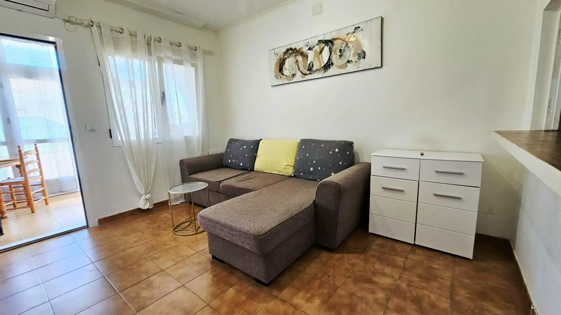 Sala d'estar de Casa o xalet en venda en Torrevieja amb Aire condicionat, Terrassa i Moblat