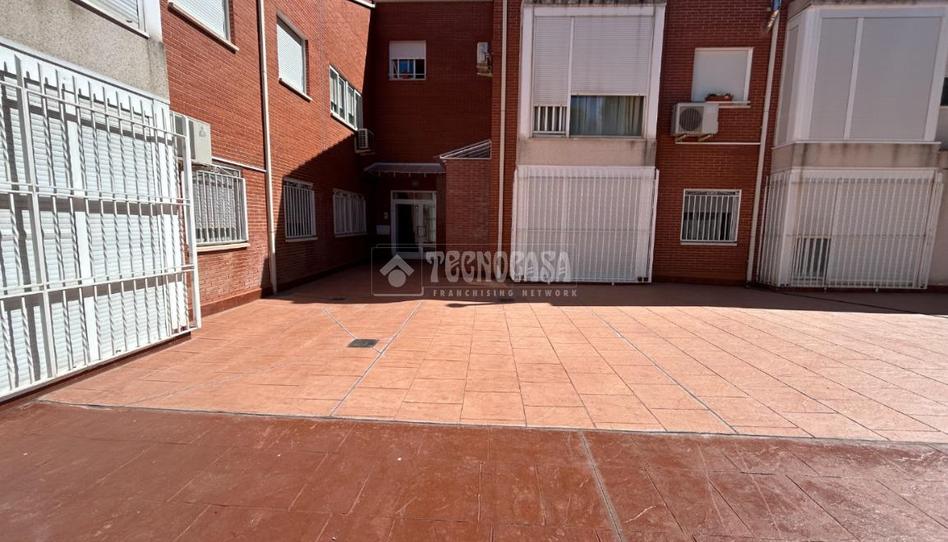 Foto 1 de Piso en venta en Loeches, Madrid