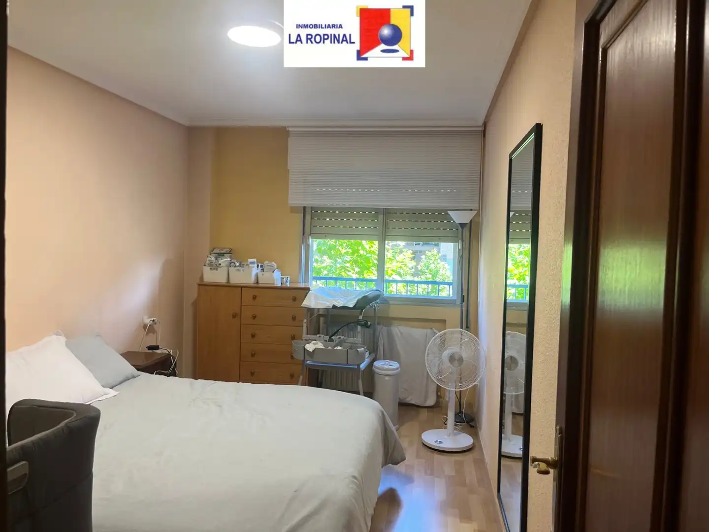 Bedroom of Flat for sale in Salamanca  with Heating, Parquet flooring and Furnished
