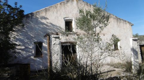 MASIA PARA REFORMAR  CON ALMACENES EN UNA FINCA DE 10 HECTÁREAS, Bild 2