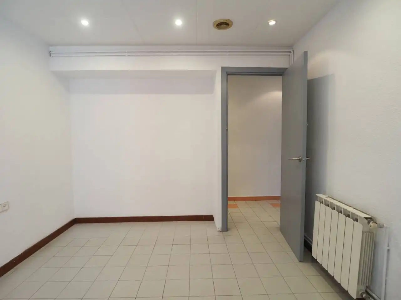 Flat with terrace for sale in Avenida Sant Esteve, imagen 9