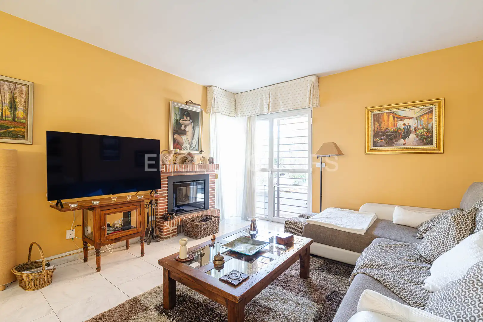 Sala d'estar de Casa o xalet en venda en Galapagar amb Calefacció, Jardí privat i Terrassa