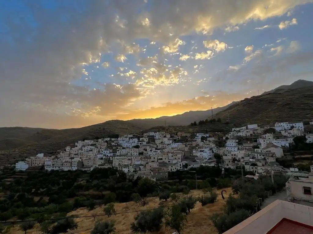 Vista exterior de Àtic en venda en Velefique amb Aire condicionat, Calefacció i Jardí privat