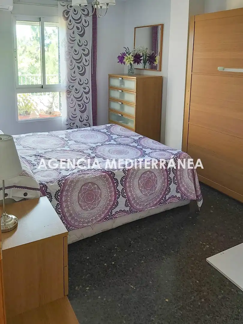 Schlafzimmer von Dachboden zur Miete in Burjassot mit Klimaanlage, Heizung und Terrasse