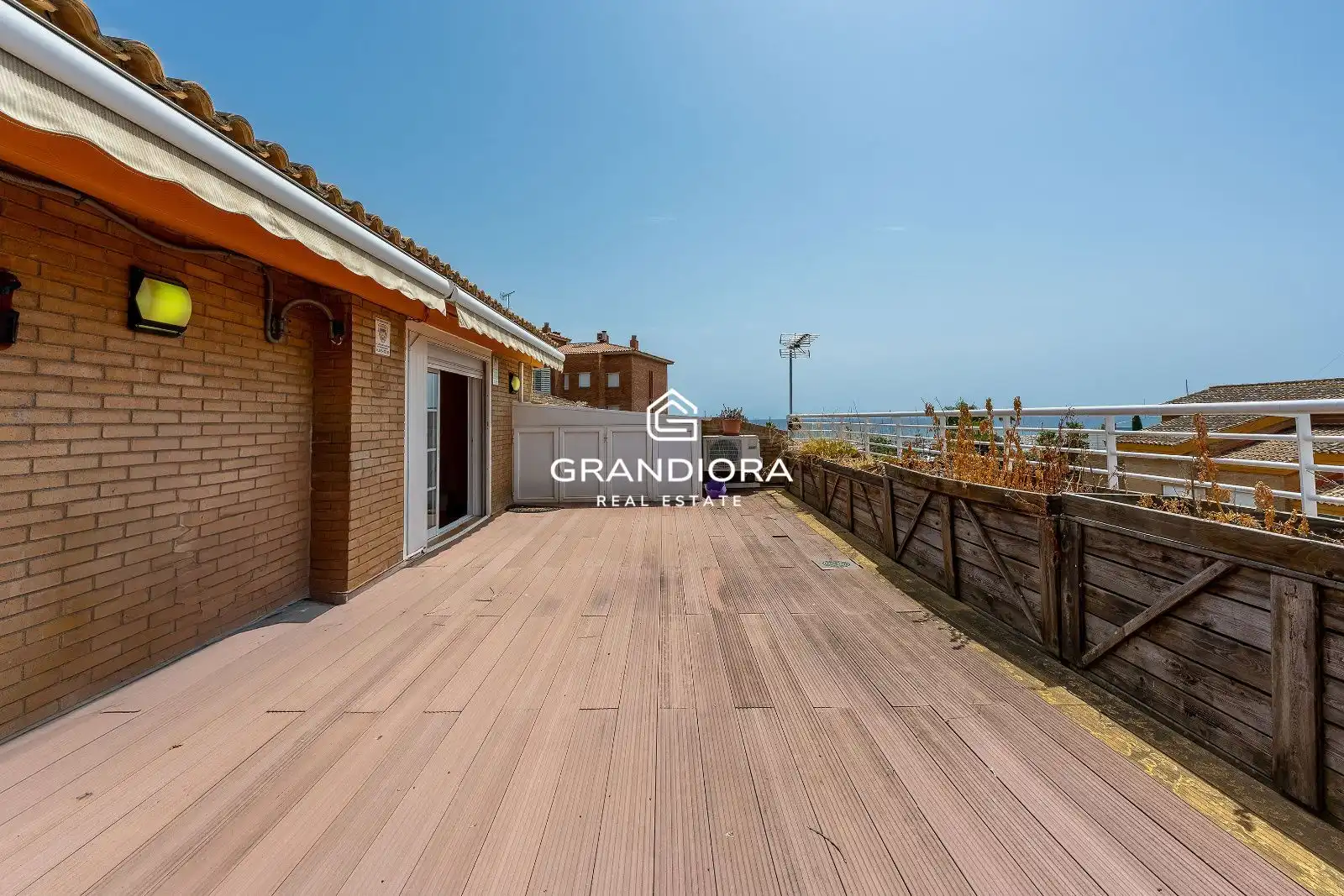 Terrasse von Maisonette zur Miete in Sant Andreu de Llavaneres mit Klimaanlage, Terrasse und Schwimmbad