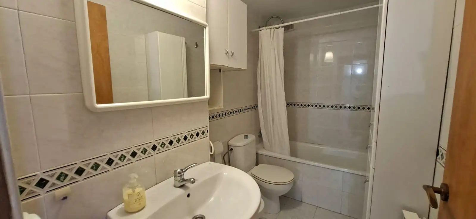 Baño de Piso en venta en Barcelona con Aire acondicionado, Calefacción y Jardín privado