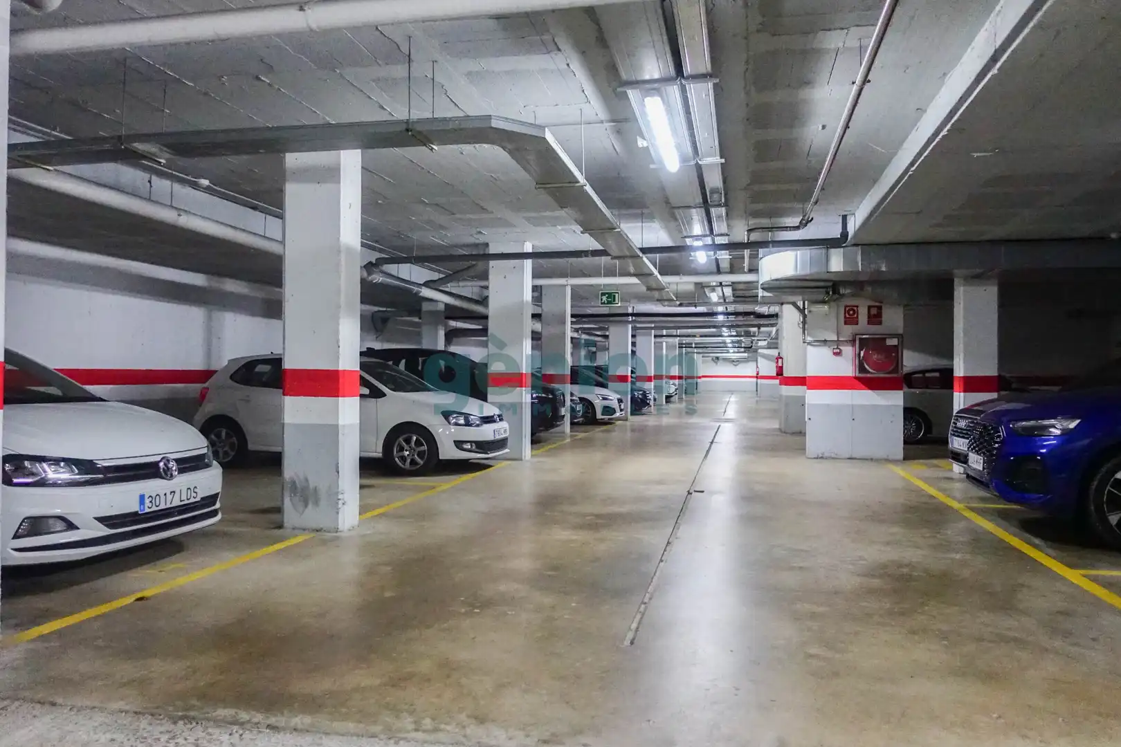 Parking de Piso en venta en Girona con Aire acondicionado, Calefacción y Terraza