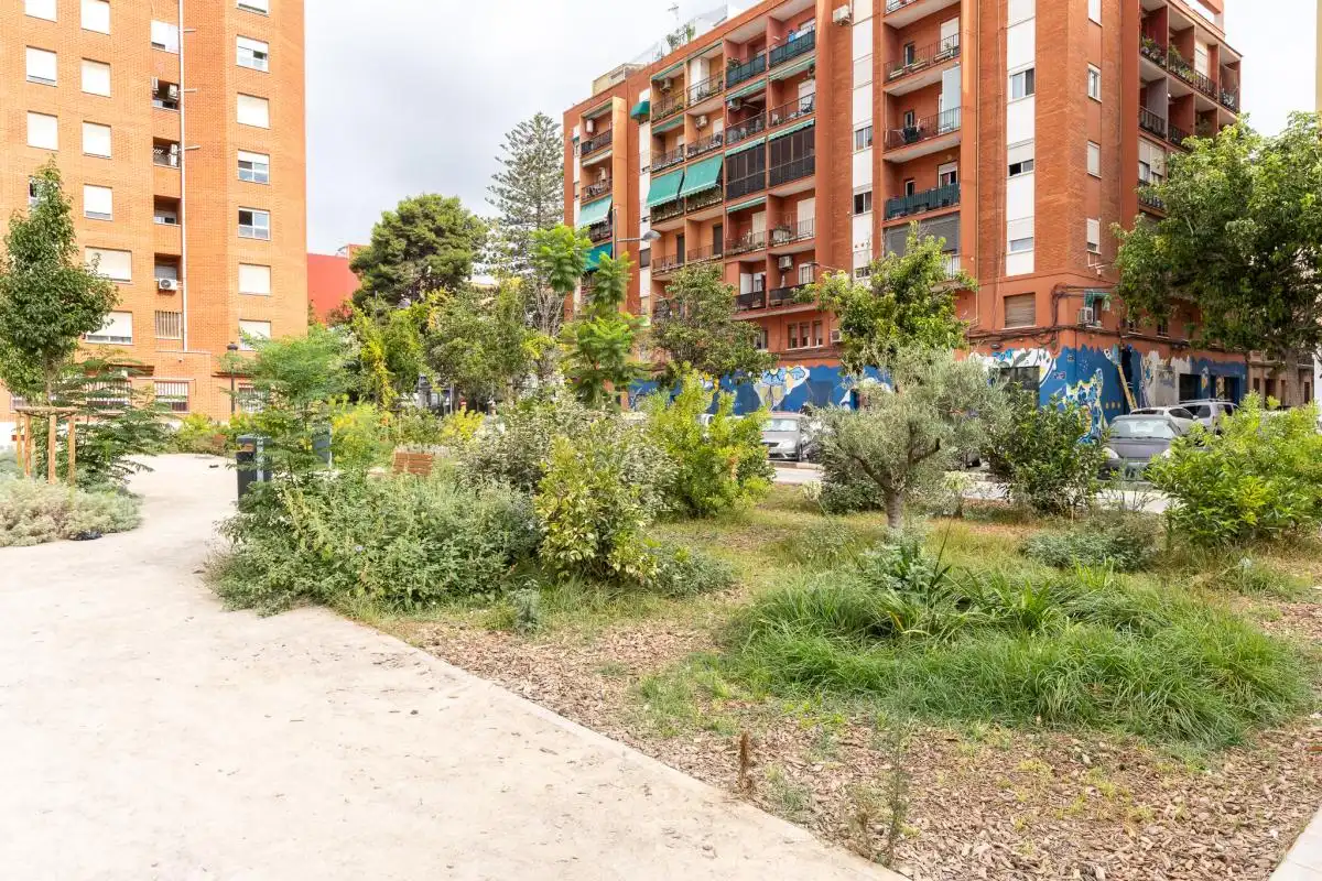 Vista exterior de Planta baixa en venda en Valencia amb Aire condicionat, Calefacció i Terrassa