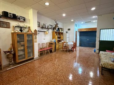 Casa con jardín en venta en Calle San Antón 4