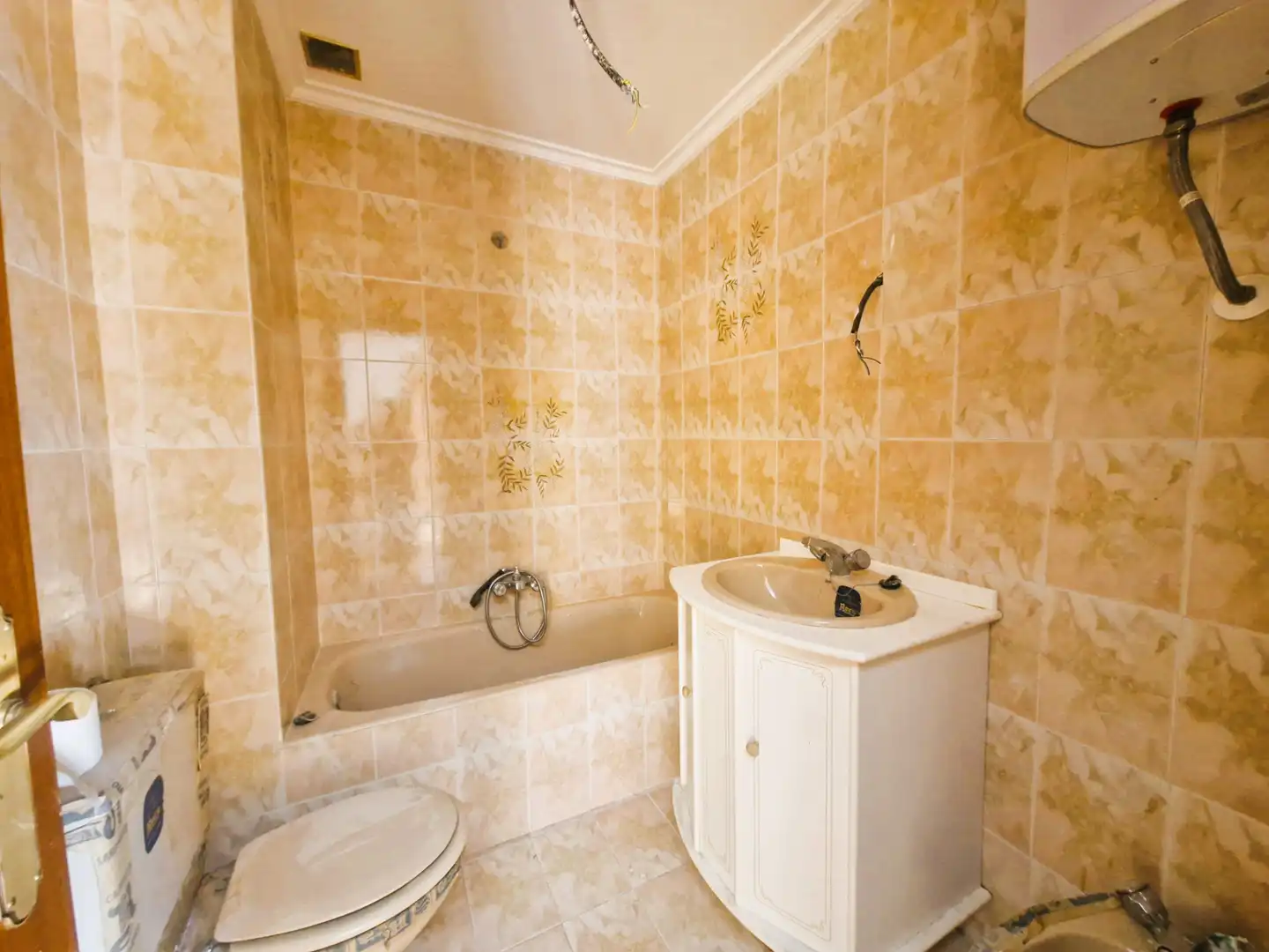 Badezimmer von Gebäude zum Verkauf in Corera