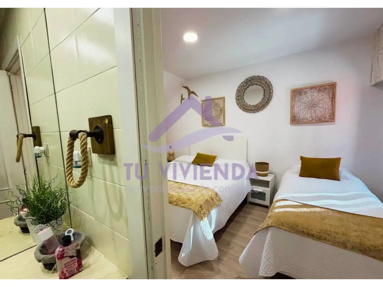Habitación de Dúplex en venta en Valladolid con Aire acondicionado, Calefacción y Amueblado