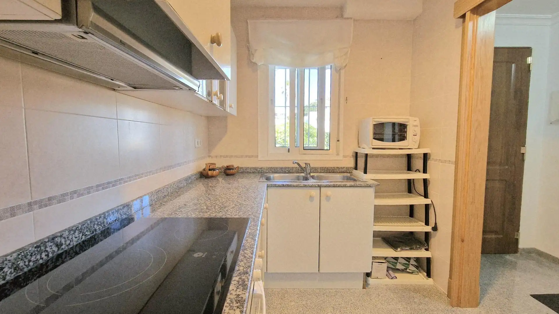 Cuina de Casa o xalet en venda en Mijas amb Aire condicionat, Jardí privat i Terrassa