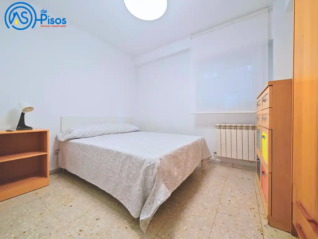 Flat for rent in Calle de Felisa Galé, 2, La Jota