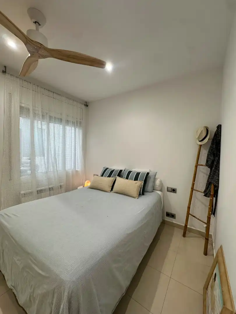 Bedroom of Ground floor for sale in Badalona  with Air Conditioner, Heating and Terrace