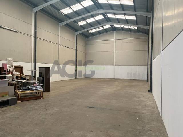 Nave industrial en Alquiler en Corbera