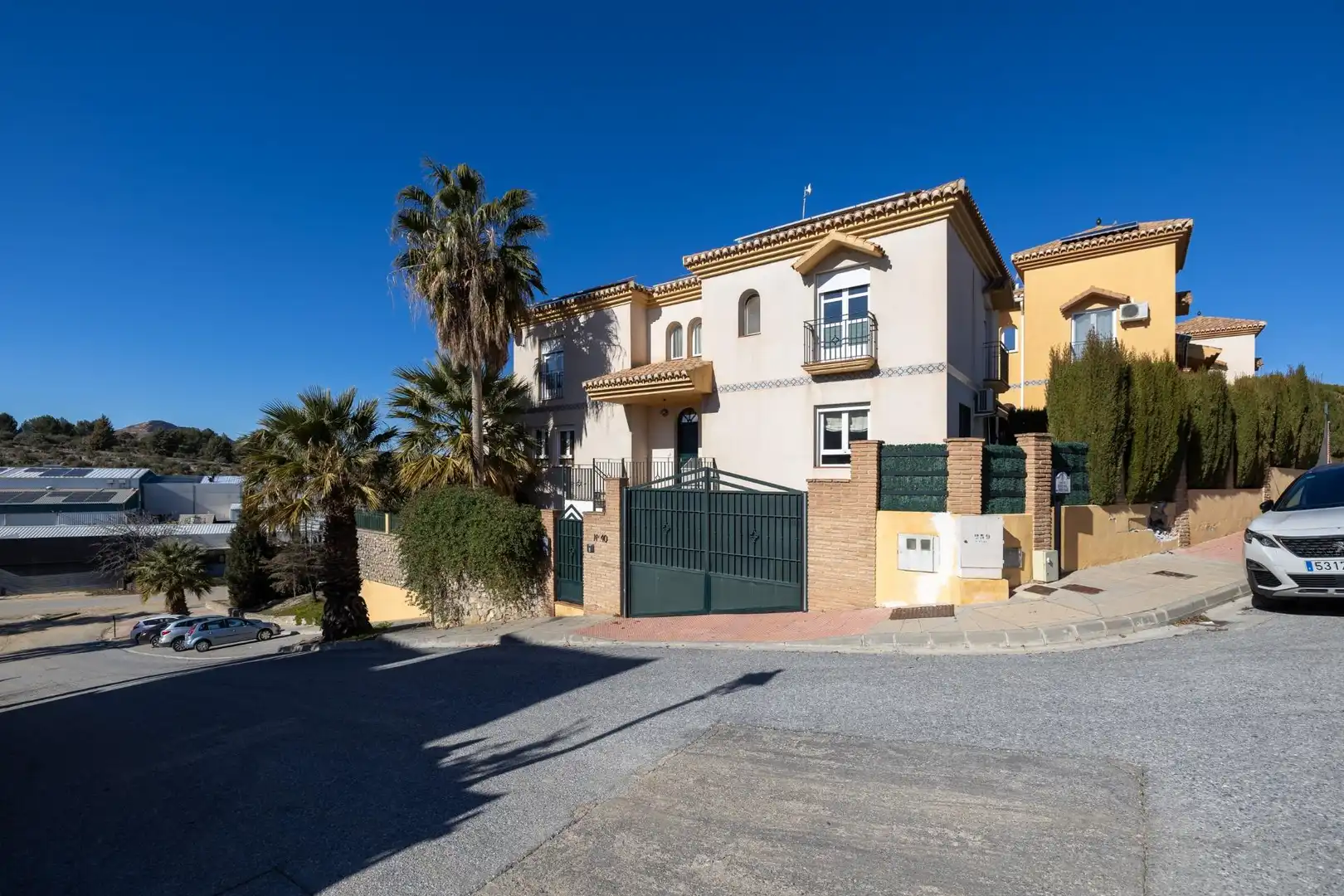 Vista exterior de Casa o chalet en venta en Alhendín con Calefacción, Jardín privado y Terraza