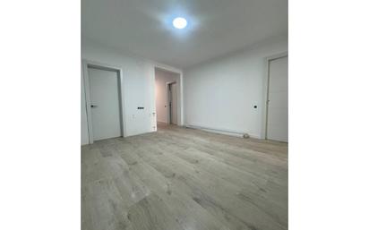 Bedroom of Flat for sale in Terrassa