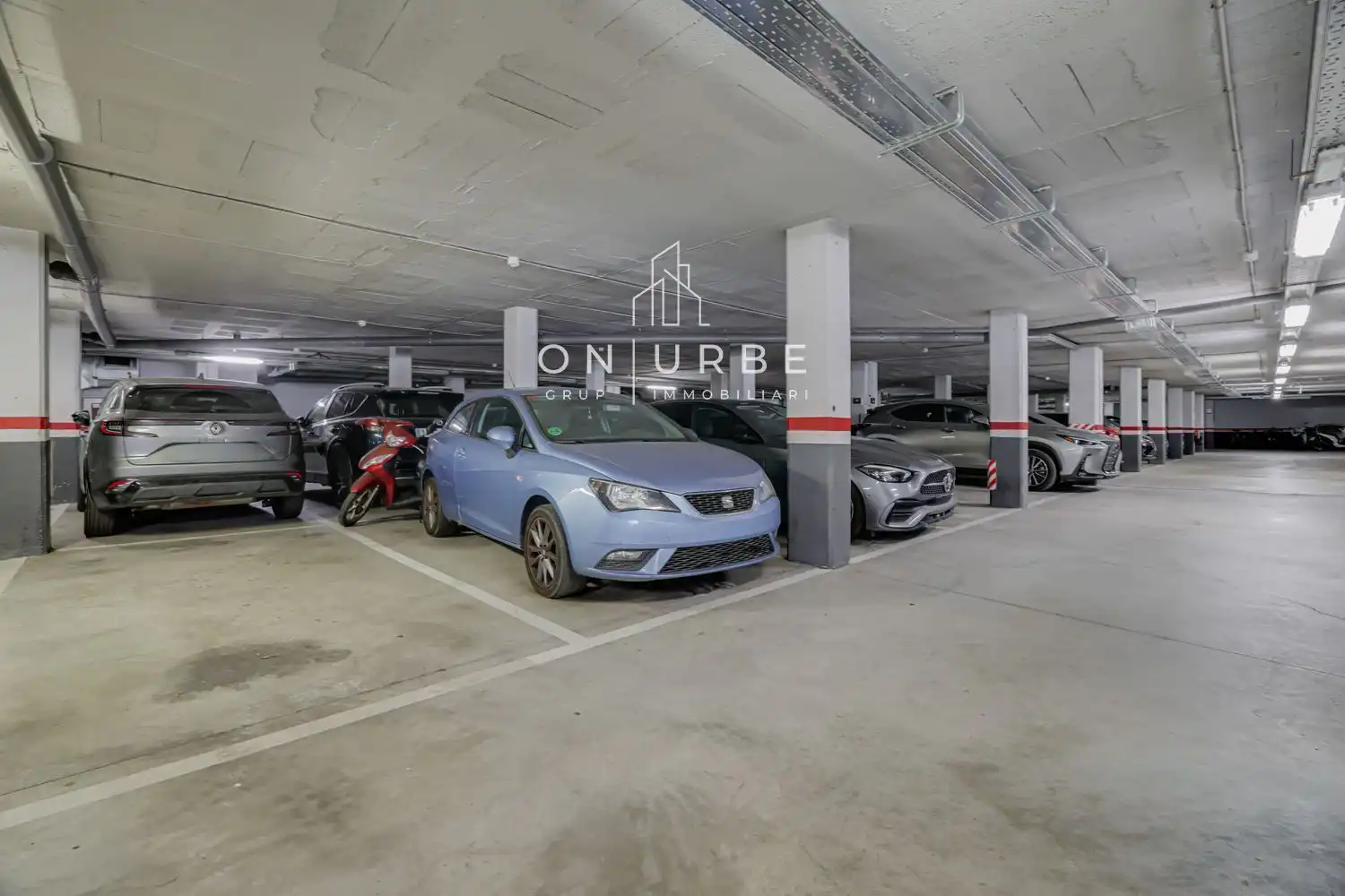 Parkplatz von Wohnung zum Verkauf in Barcelona mit Klimaanlage, Terrasse und Abstellraum