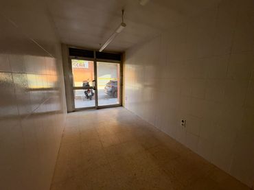 Local comercial en venta en Carrer de les Roses